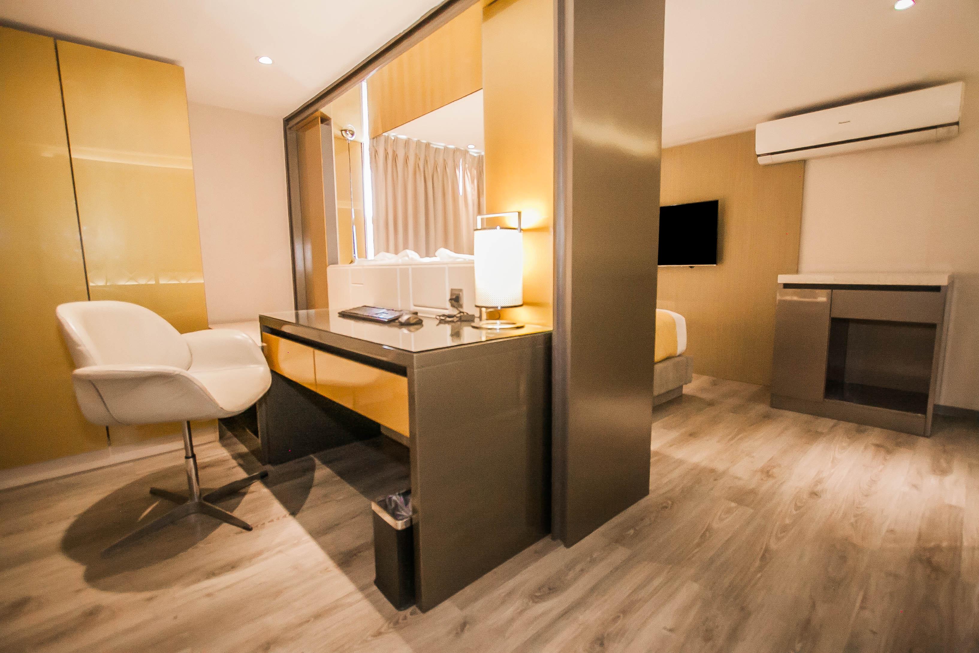 Hotel XYZ Tacloban Buitenkant foto