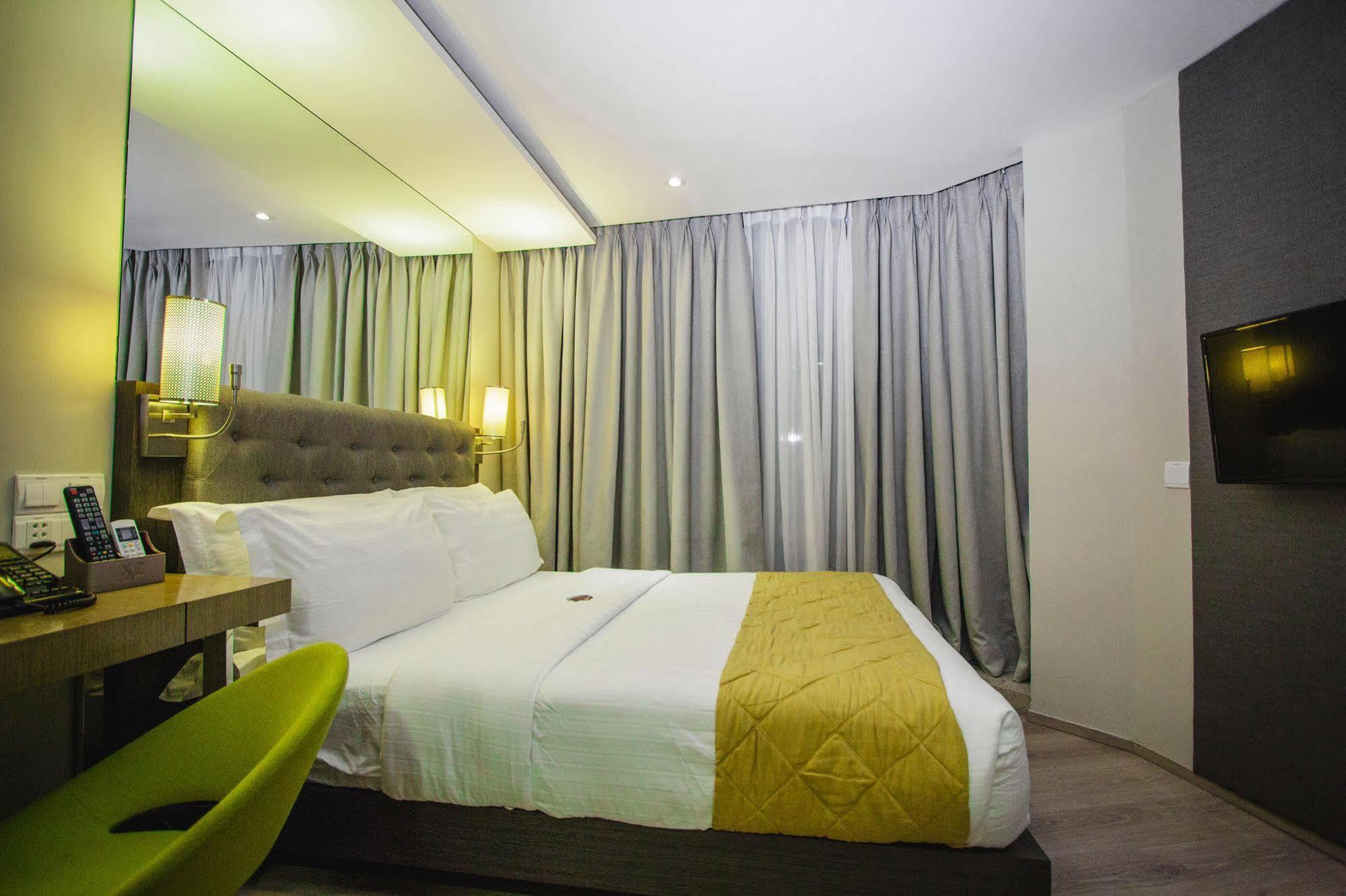 Hotel XYZ Tacloban Buitenkant foto